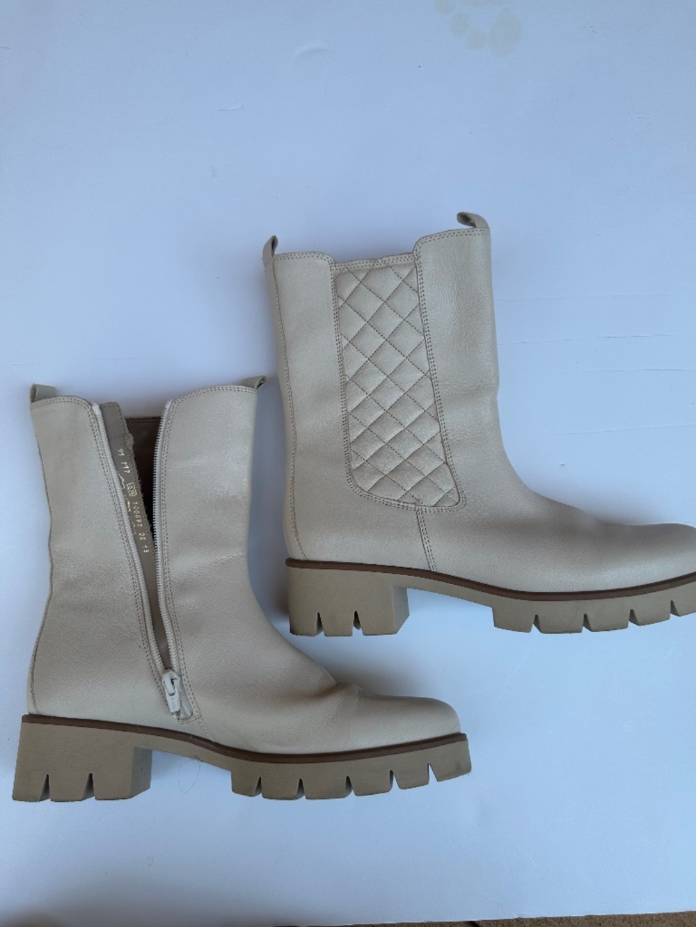 Gabor Cream/Tan Boots - Rubber Soles